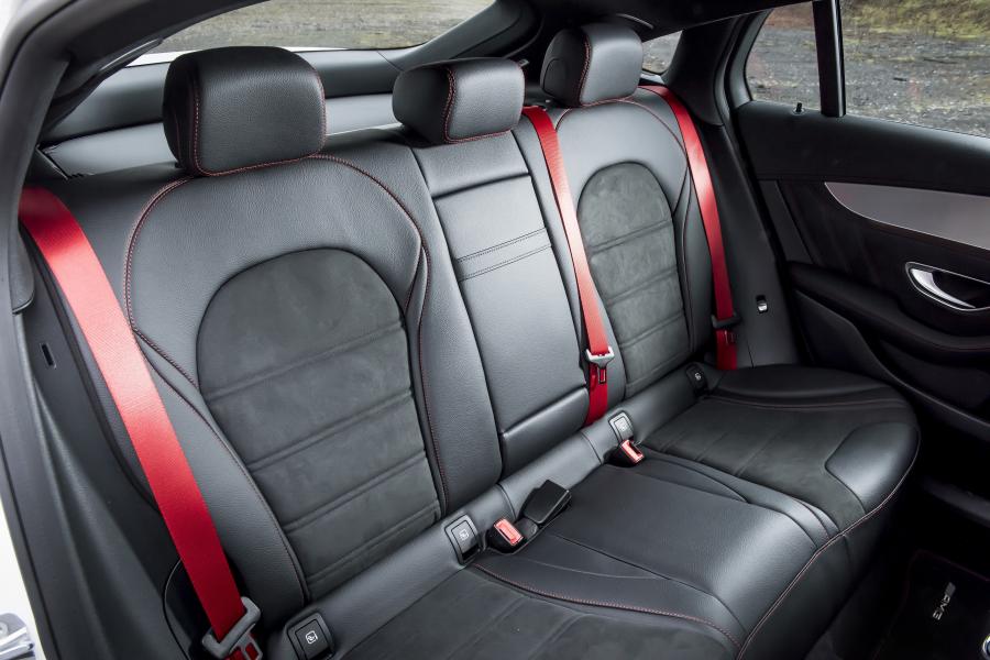 Интерьер Mercedes-AMG GLC43 4Matic Coupe 2017 года  (UK) (фото 37 из 40)